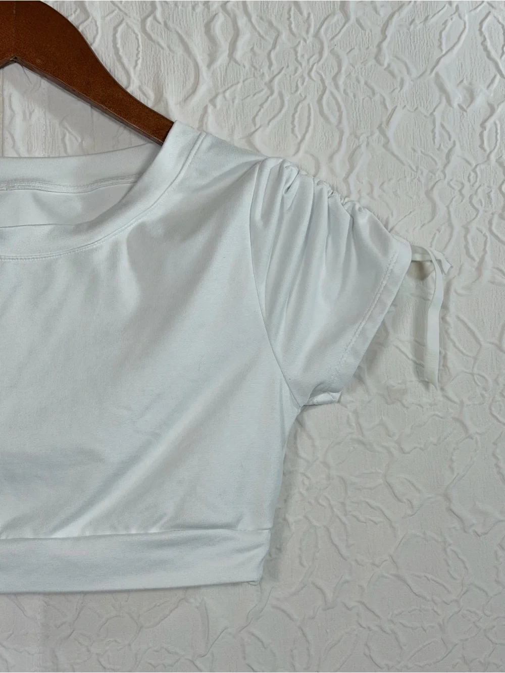 Mono B White Cropped Tie Sleeve Athletic Workout Top Sz L - Picture 4 of 10